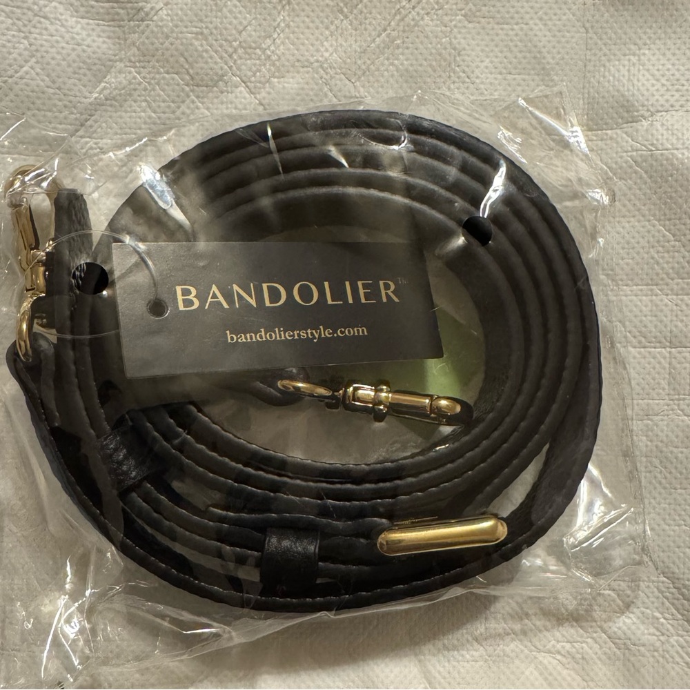 Bandolier Blk Pebble Leather Gold  accent IPHONE 13pro, .11in or .2794cm.